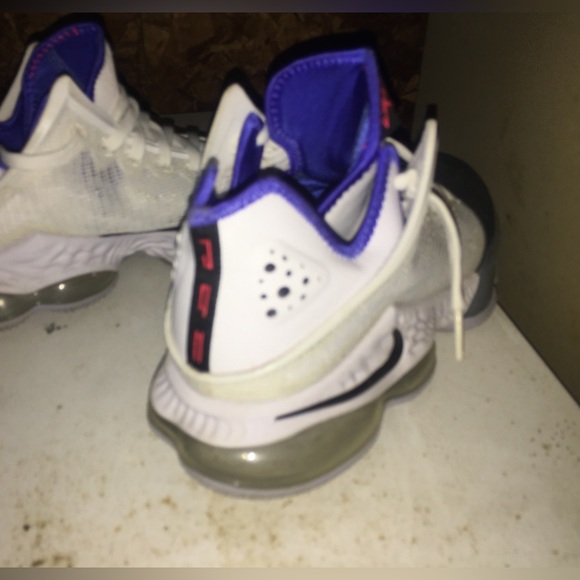 Nike LeBron XIX 19 Low Black Toe White Sneakers Shoes DH1270-100 Men's Size 8.5 - Picture 6 of 7